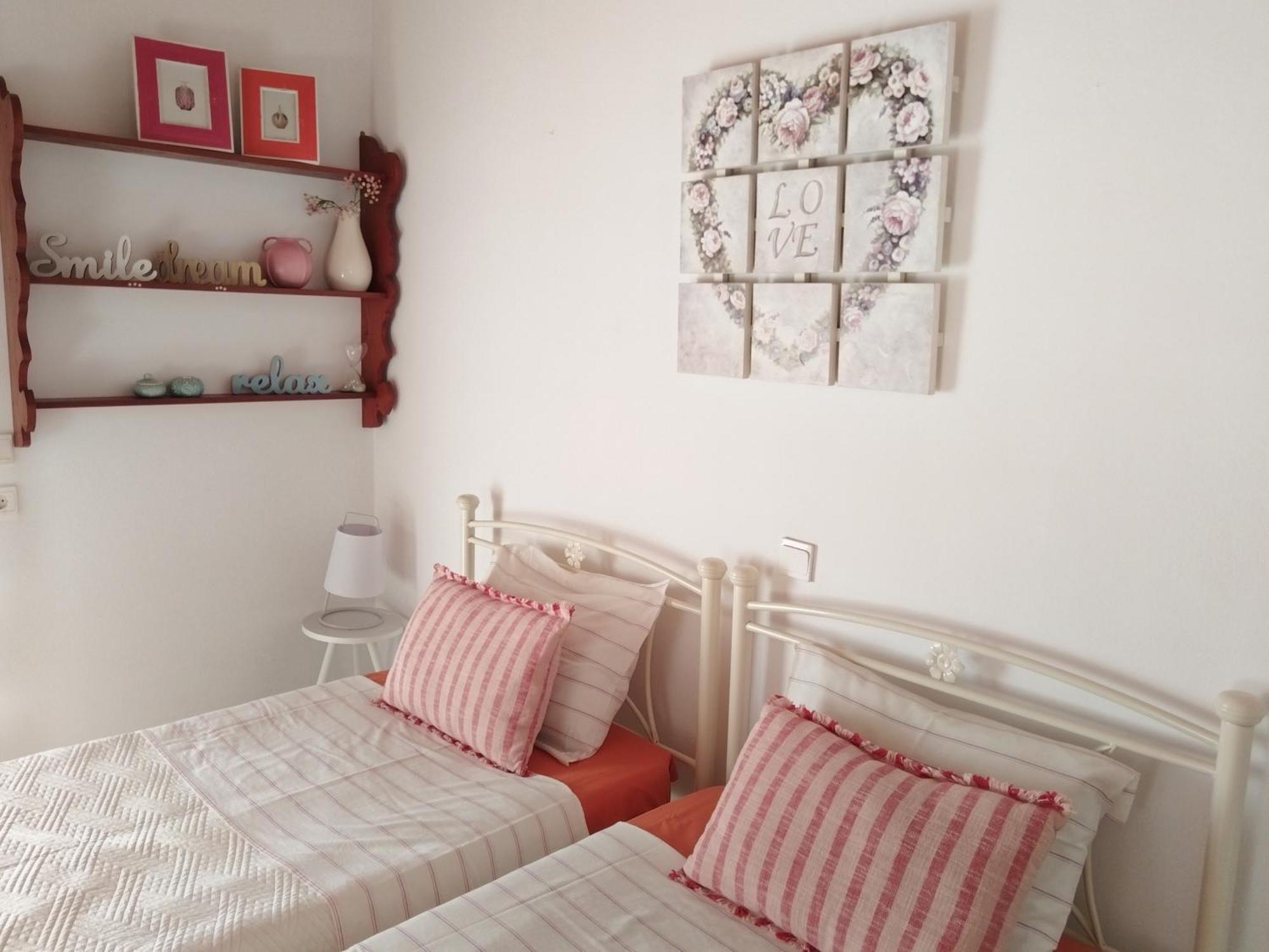 The Pergola Cottage...feel The Local Vibes! Holiday home *